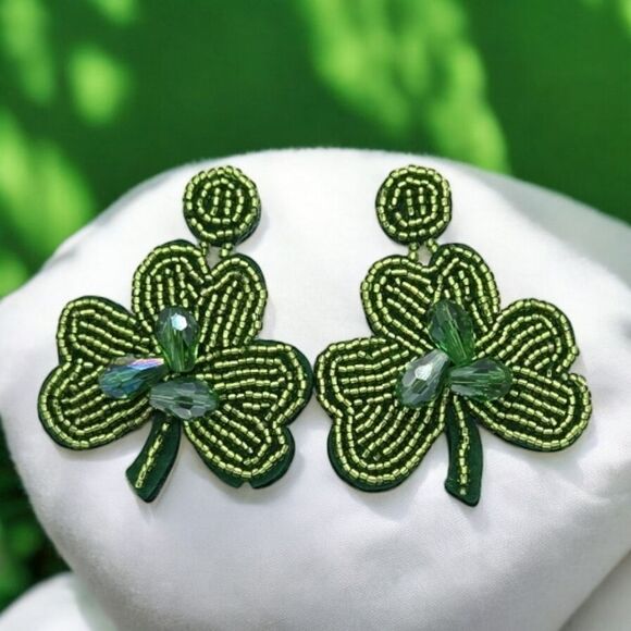 Green Clover Beaded Earrings Large Beadwork Shamrock Bead Lucky St Patrick's Day - Picture 1 of 7